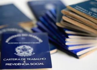 PEC do fim da escala 6x1 prevê folga aos domingos mediante negociação e mantém pagamento em dobro