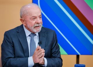 Lula chega a Manaus com pacote de R$ 7 bilhões para habitação, energia e infraestrutura