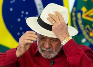 Lula passa por quarta sessão de radioterapia após retirada de câncer de pele