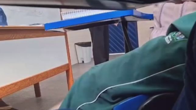 PEDAGOGA É GRAVADA DIZENDO QUE QUERIA ''DAR UM TIRO NA CABEÇA'' DE PAIS DE ALUNOS E REVOLTA COMUNIDADE ESCOLAR EM MANAUS. VEJA VÍDEO