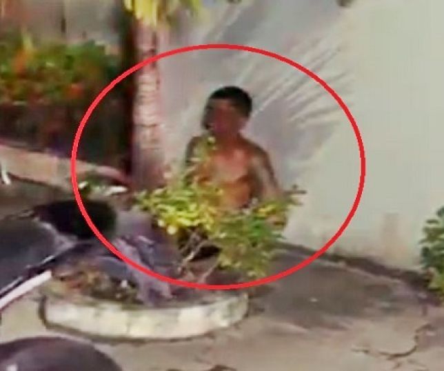 Ex-presidiário e comparsa são espancados por populares após roubo de motocicleta e tentativa de fuga na Zona Centro-Sul de Manaus