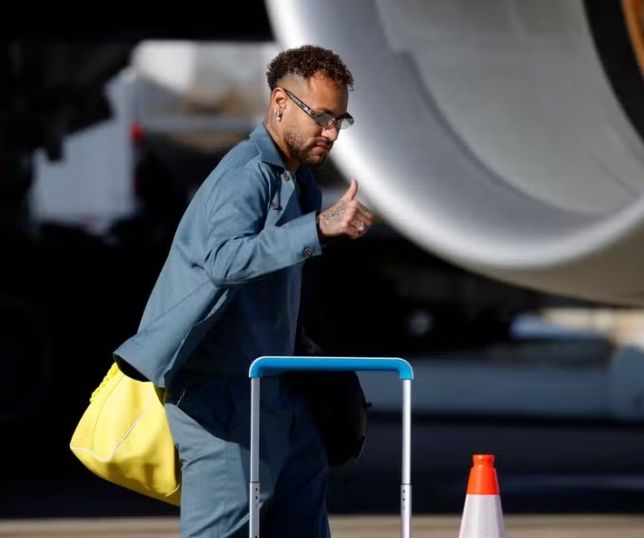 Neymar não viajará para amistoso da seleção brasileira e intensifica processo de recuperação física