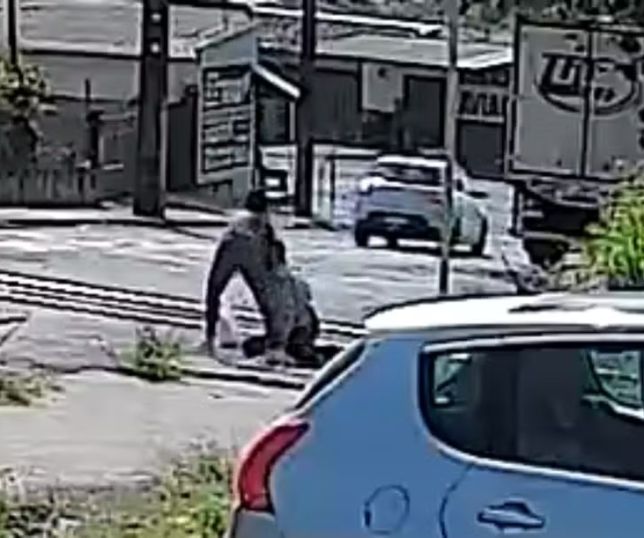 Mulher salva homem de ser atropelado por trem no Paraná. VEJA VÍDEO