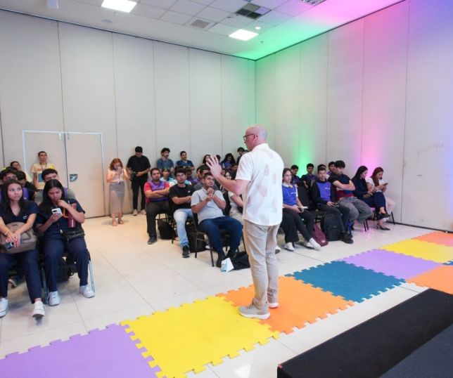 Contato com profissionais ajuda jovens a enxergar oportunidades e definir caminhos para o futuro