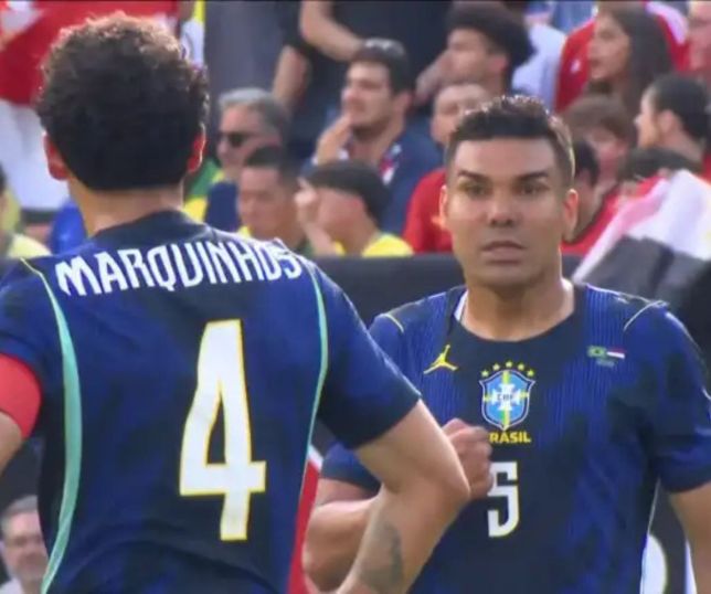 Brasil x Egito: câmera aponta o que Casemiro disse a Marquinhos após falha no amistoso