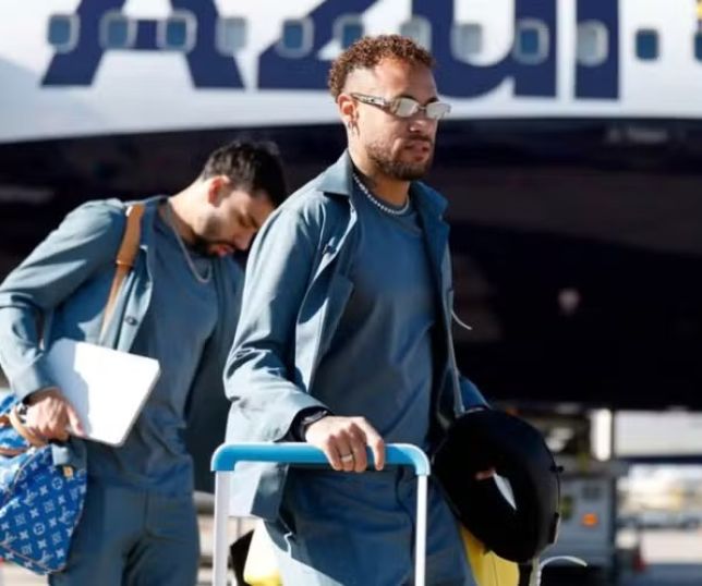 Exames apontam boa evolução, mas Neymar ainda não será reintegrado aos treinos
