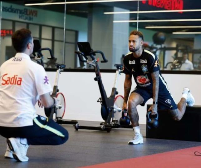 Exame aponta melhora de Neymar, mas retorno à Seleção segue sem previsão