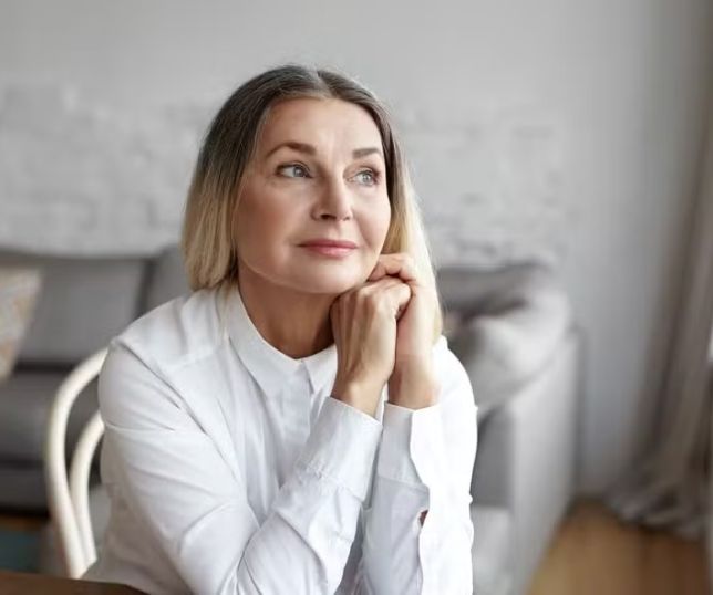 Menopausa pode afetar a comunicação das mulheres muito além da voz, aponta estudo