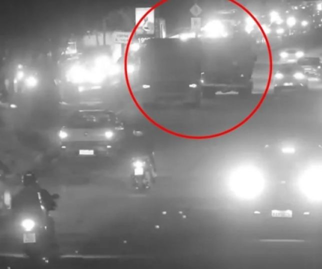 Racha entre caminhões termina em acidente e deixa quatro feridos em São Paulo. VEJA VÍDEO