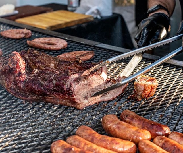 Quem tem diabetes precisa evitar churrasco? Especialista esclarece e faz alerta sobre os verdadeiros vilões