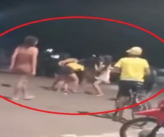 Pancadaria violenta entre mulheres termina com duas delas esfaqueadas no município de Maués, interior do Amazonas. VEJA VÍDEO