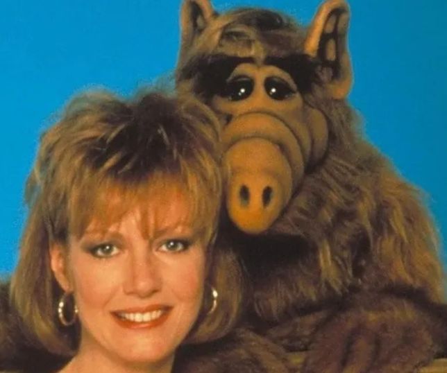 Morre Anne Schedeen, atriz que interpretou a mãe da família em 'Alf, o ETeimoso'