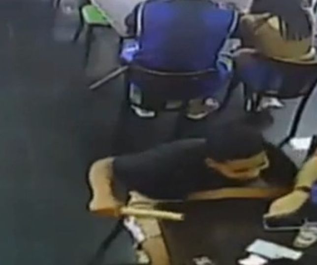 Menina de 7 anos fica ferida após rojão ser aceso dentro de restaurante. VEJA VÍDEO