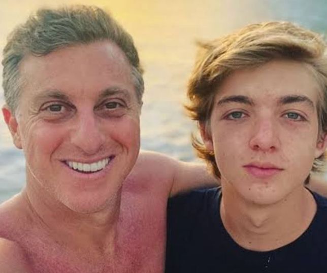 Filho de Luciano Huck se prepara para disputar vaga em faculdade com mensalidade de R$ 8,3 mil