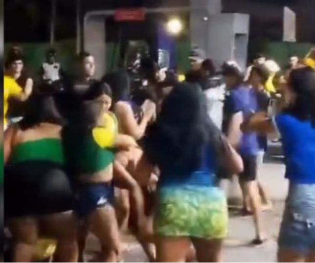 Briga generalizada após jogo do Brasil termina em pancadaria em posto de combustíveis de Coari, interior do Amazonas. VEJA VÍDEO