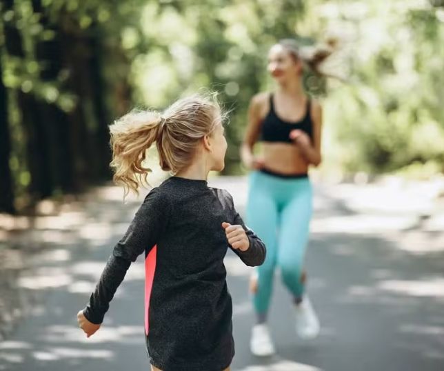 Como uma sessão de exercícios em família de 45 minutos pode melhorar as habilidades cognitivas