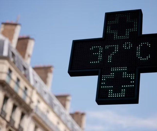 Duas crianças são encontradas mortas em carro durante onda de calor na França