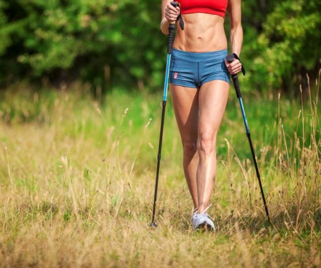 Caminhada nórdica pode ajudar no combate à depressão, aponta estudo