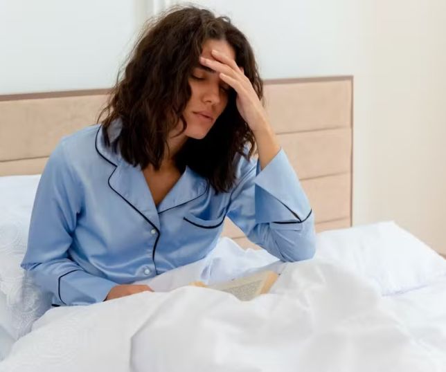 Uma única noite sem dormir já afeta as conexões do cérebro; entenda como o sono pode 'reiniciá-las'