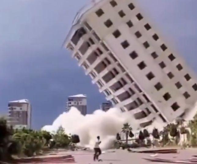 Vídeo mostra prédio desabando durante terremotos na Venezuela e imagens mostram destruição em meio ao caos. VEJA 