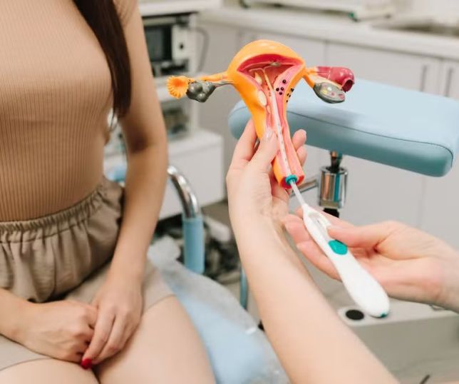 Mais da metade das mulheres relata dor intensa na colocação do DIU, aponta pesquisa