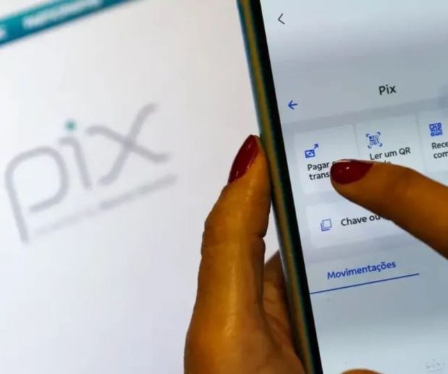 Pix domina o Brasil e faz 61% abandonarem o dinheiro vivo, aponta pesquisa