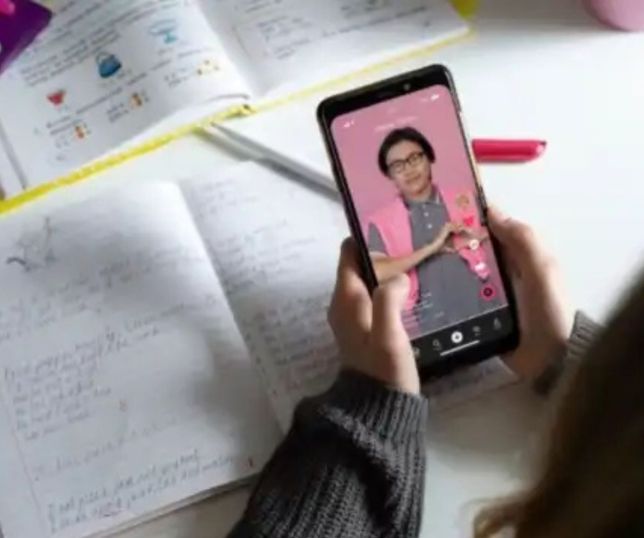 MEC: 95% dos professores dizem que restrição de celulares melhora concentração dos alunos