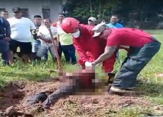 IMAGENS FORTES! Corpo de homem é encontrado em cova rasa atrás da Igreja Matriz no município de Tabatinga, interior do Amazonas. VEJA VÍDEO