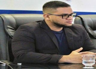 Mudança depois da denúncia? Errata publicada pela prefeita de Manacapuru após caso chegar ao TCE levanta suspeitas sobre cargo de procurador