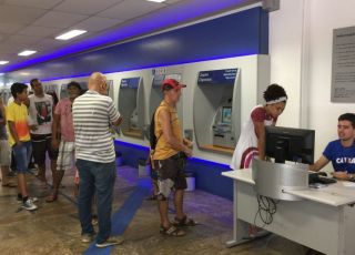 Bancos terão horário especial de atendimento em dias de jogos do Brasil na Copa