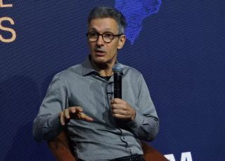 Eleições 2026: Novo tenta se equilibrar entre candidatura de Zema e alianças com Flávio Bolsonaro nos estados