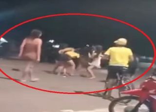 Pancadaria violenta entre mulheres termina com duas delas esfaqueadas no município de Maués, interior do Amazonas. VEJA VÍDEO