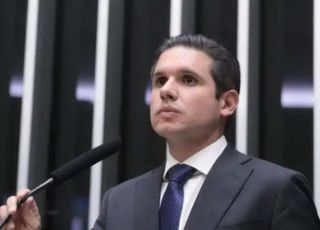 Câmara deve votar nesta terça projeto que acaba com escala 6x1 e reduz jornada para 40 horas