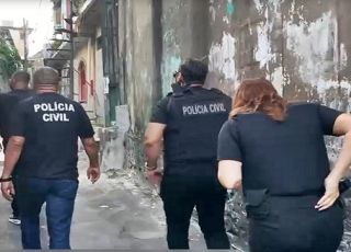 Operação Happy Birthday prende mulher e três homens por fraude milionária no sistema de meia-passagem em Manaus. VEJA VÍDEO E REPORTAGEM DO 'PORTAL DO ZACARIAS'
