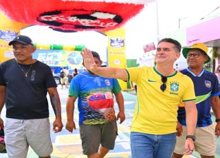 David Almeida destaca geração de renda e tradição comunitária durante visita à Rua da Copa no Alvorada