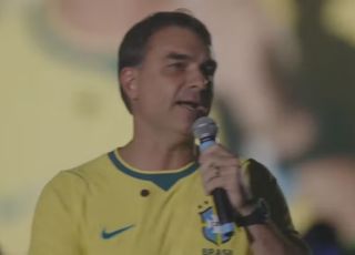 Flávio Bolsonaro adota slogan de Lula, promete ''acabar com a fome'' e diz que ''esperança vai vencer o medo'' em 2026