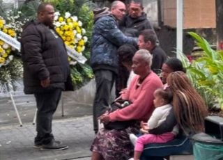 Corpos de irmãs vítimas de desabamento são velados sob forte comoção no Rio de Janeiro