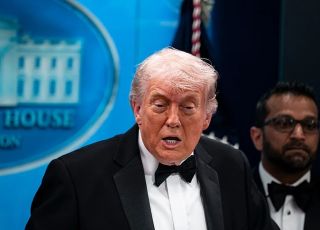 Justiça dos EUA barra tentativa de Trump de endurecer regras do voto pelo correio