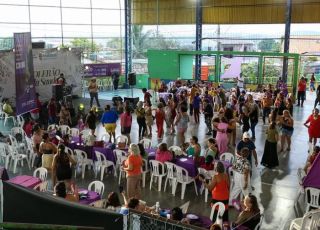 Tradicional 'Bolerão da Saudade' atrai grande público na Arena Amadeu Teixeira, em Manaus