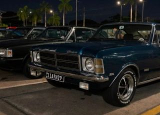 Exposição de carros antigos resgata nostalgia e atrai público no Shopping Ponta Negra em Manaus