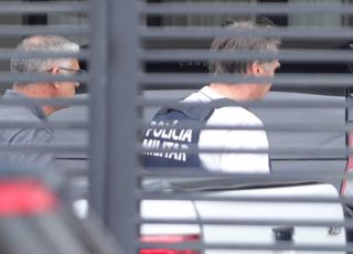 Defesa de Bolsonaro nega irregularidade com arma e pede continuidade da prisão domiciliar