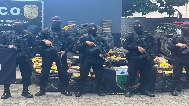 OPERAÇÃO INTEGRADA COM ALCANCE INTERNACIONAL APREENDE 3,4 TONELADAS DE MACONHA SKUNK E CAUSA PREJUÍZO MILIONÁRIO AO NARCOTRÁFICO EM MANAUS. VEJA VÍDEOS E REPORTAGEM DO 'PORTAL DO ZACARIAS' AO VIVO