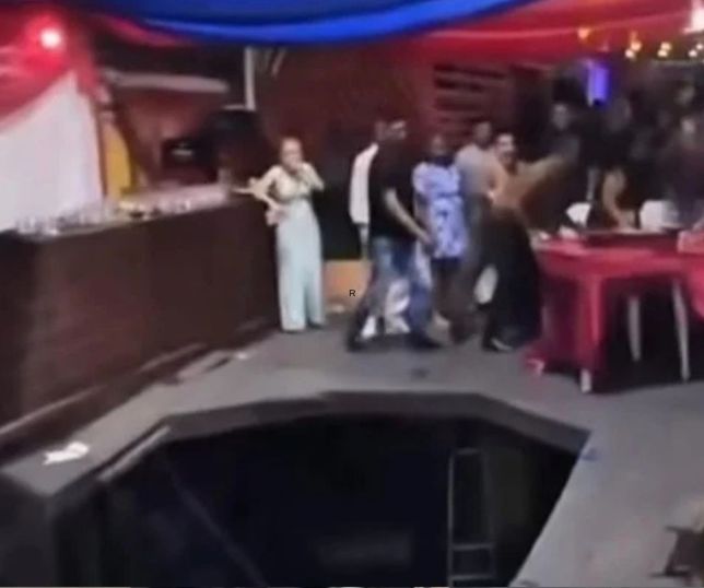 Piso cede durante festa de 15 anos e convidados caem na água em Belém. VEJA VÍDEO