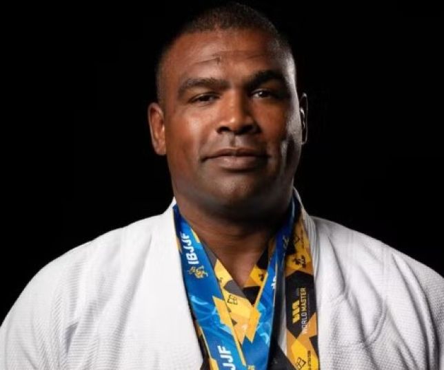 Brasileiro intensifica preparação para disputar o Mundial Master de Jiu-Jítsu nos Estados Unidos
