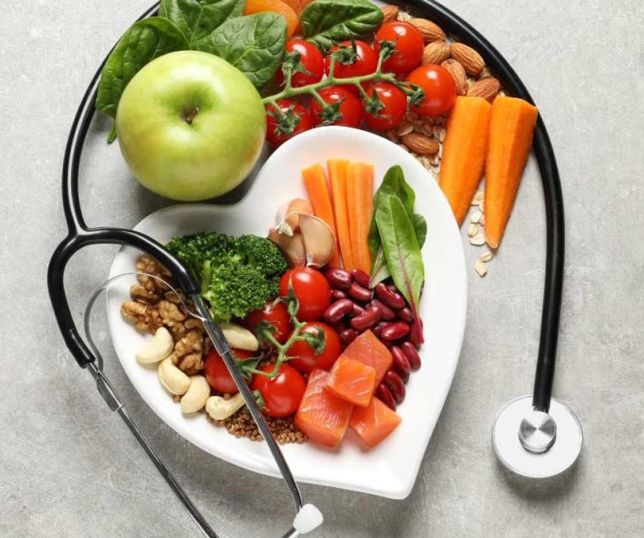 Alimentação saudável pode ajudar a reduzir risco de demência, aponta estudo