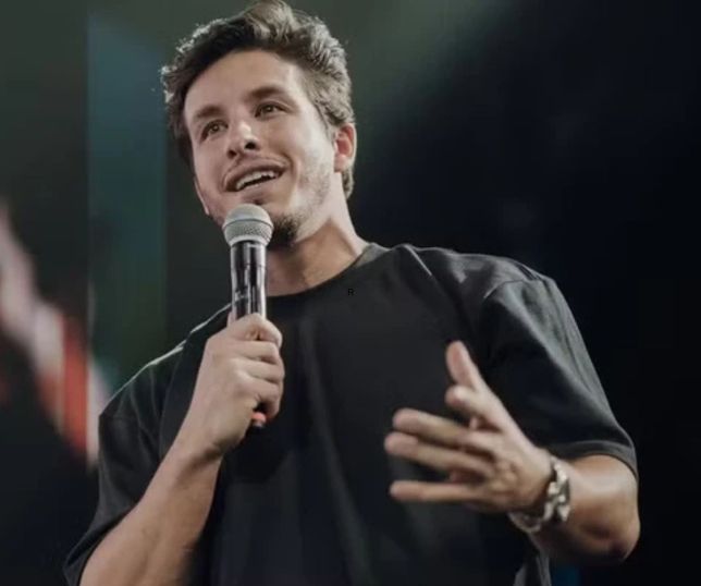 Lembra dele? Saiba qual ex-galã da Globo abandonou a TV para seguir a vida religiosa