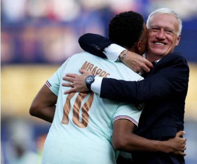 Copa: Mbappé se declara a Deschamps em despedida da seleção francesa
