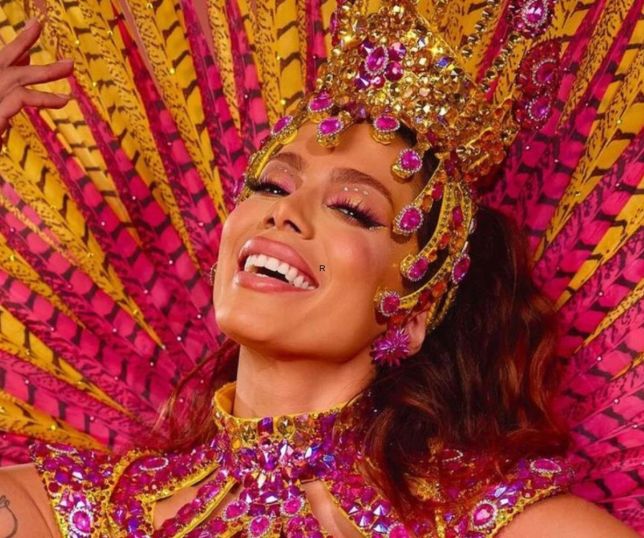 Anitta rumo ao Carnaval 2027? Cantora avalia convite para assumir posto de rainha de bateria