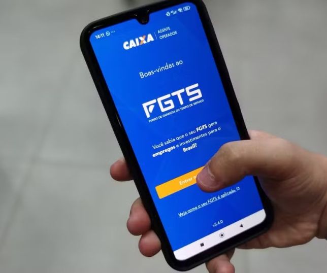 Governo deve distribuir R$ 13 bilhões do lucro do FGTS para 138 milhões de trabalhadores