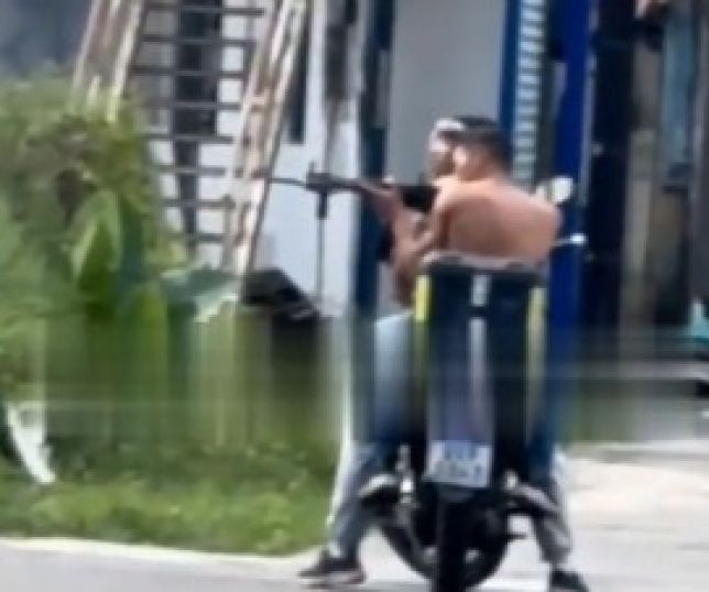 Dois fuzileiros navais deixam base militar levando fuzil e mobilizam operação em Belém. VEJA VÍDEO